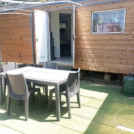 Mobil-home Avec Piscine Et Jardin 1500 M2 *